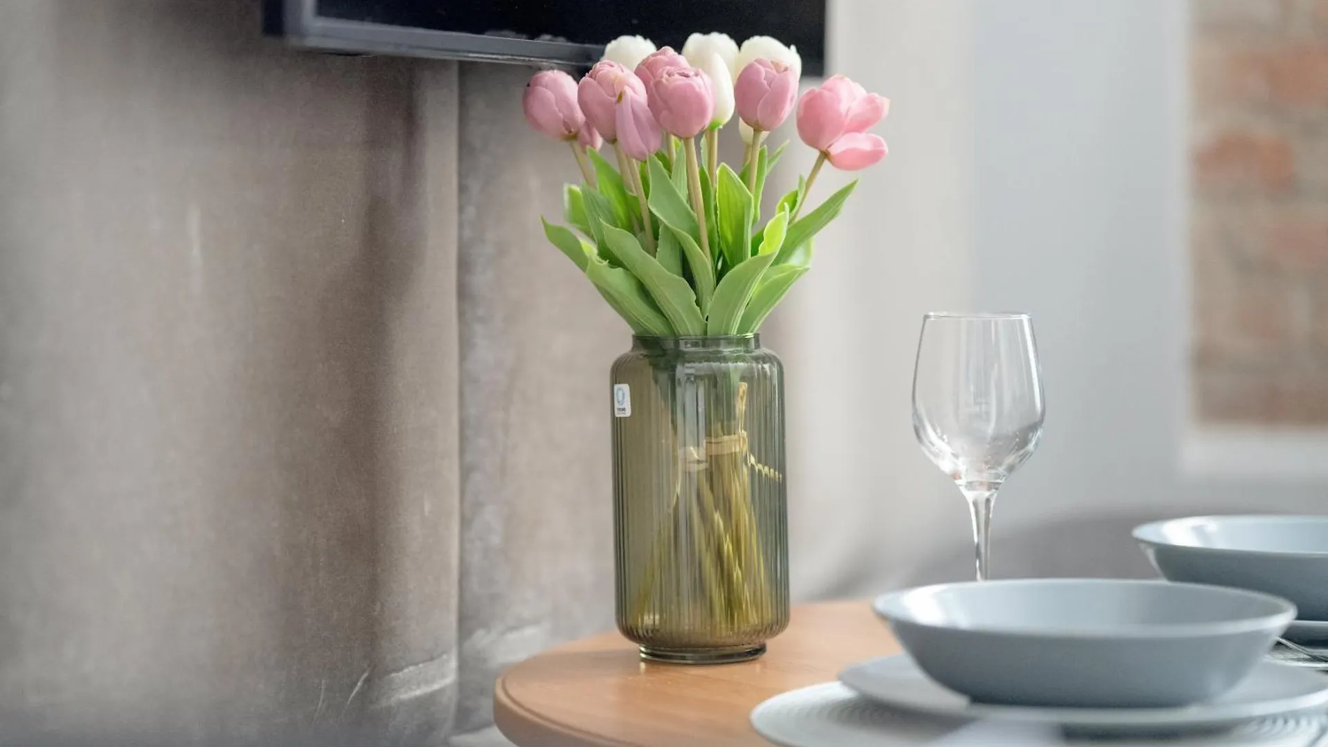 Przytulne Studia Very Berry W Poznaniu Blisko Parku By Noclegi Renters Apartment Poznan