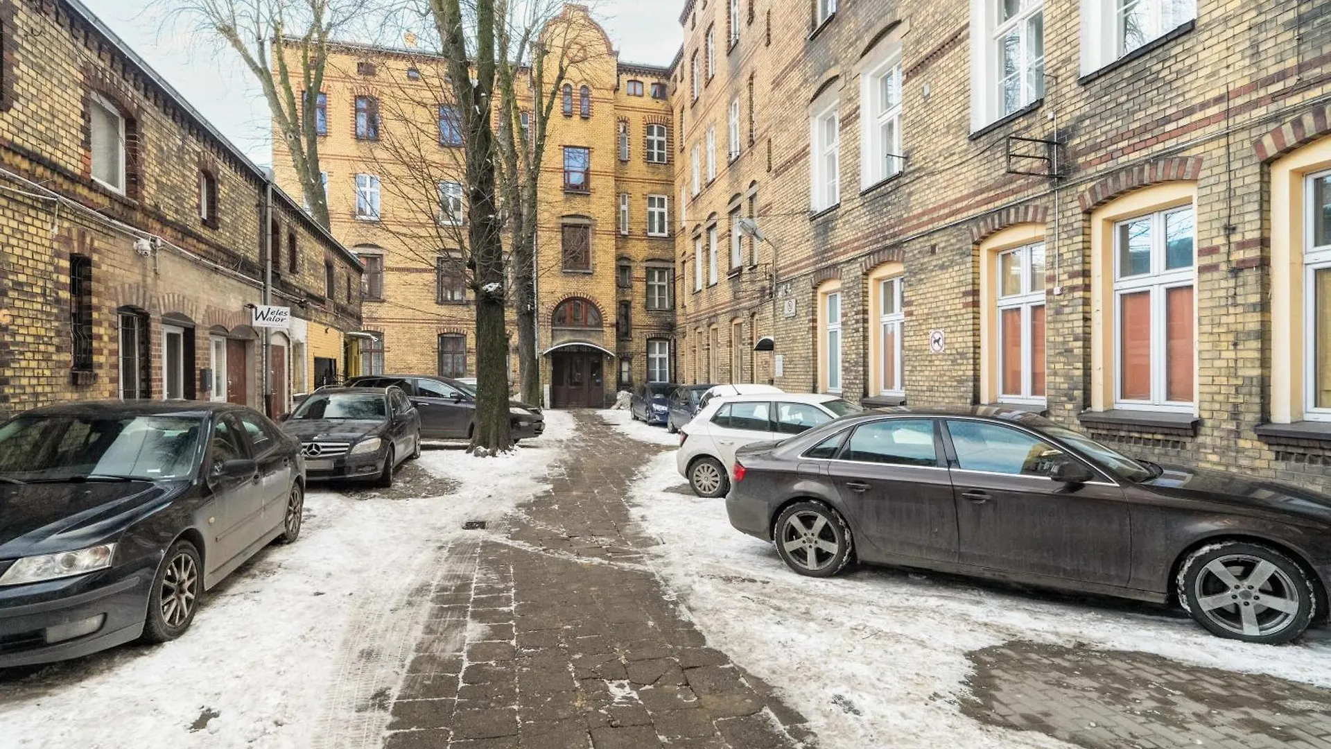 Przytulne Studia Very Berry W Poznaniu Blisko Parku By Noclegi Renters